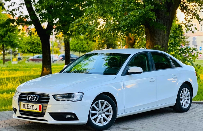 Audi A4 cena 47900 przebieg: 204535, rok produkcji 2013 z Ząbki małe 742